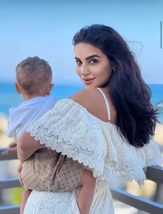 جوري بكر وابنها