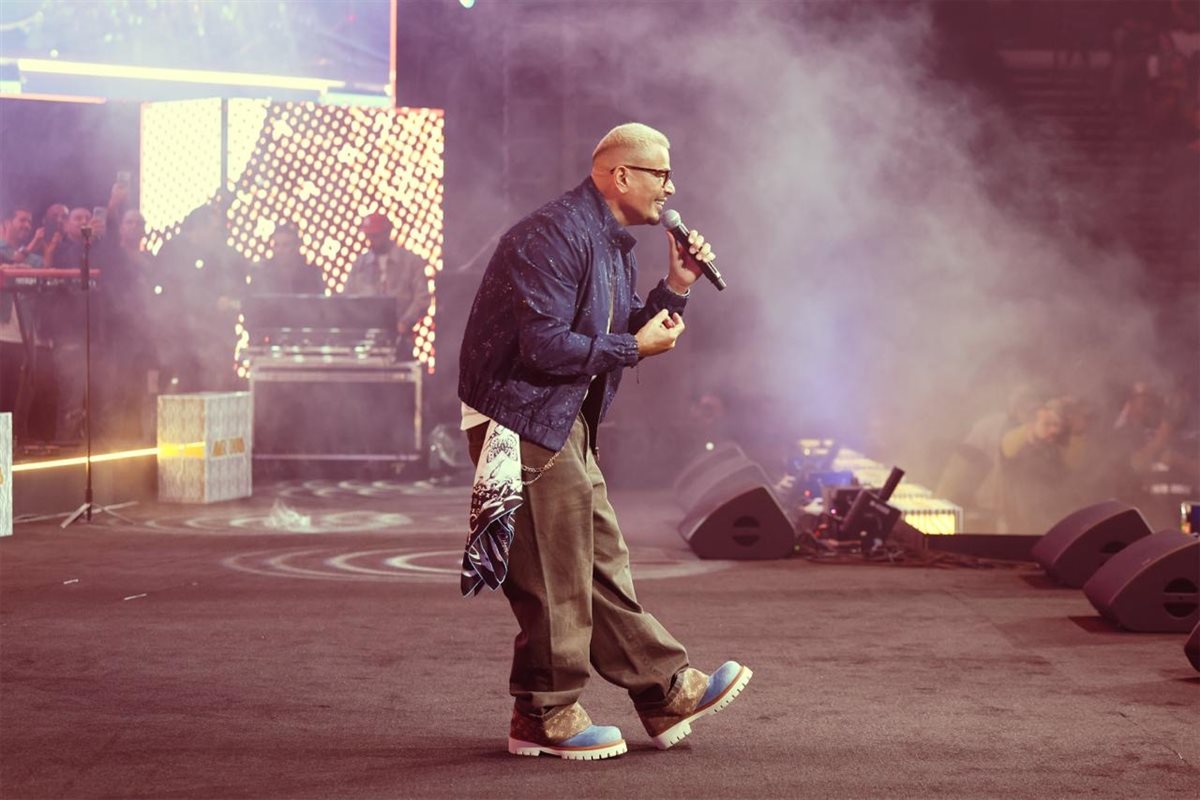 عمرو دياب خلال الحفل