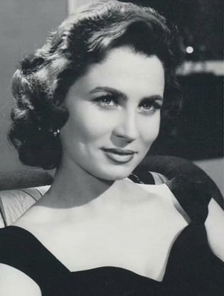 الفنانة زهرة العلا