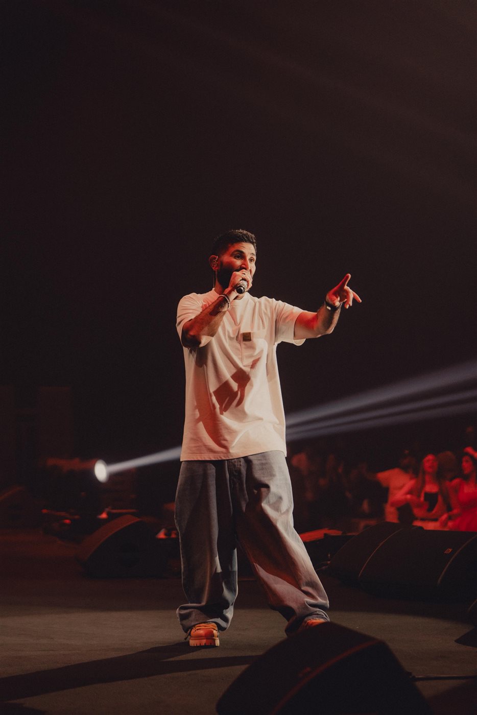 أحمد سعد خلال حفله في أبو ظبي