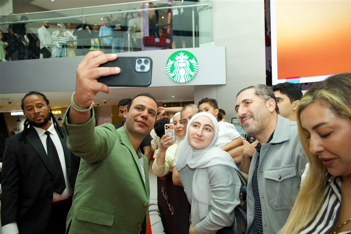 محمد إمام وشيكو يفتتحان العرض الخاص لفيلم صقر وكناريا