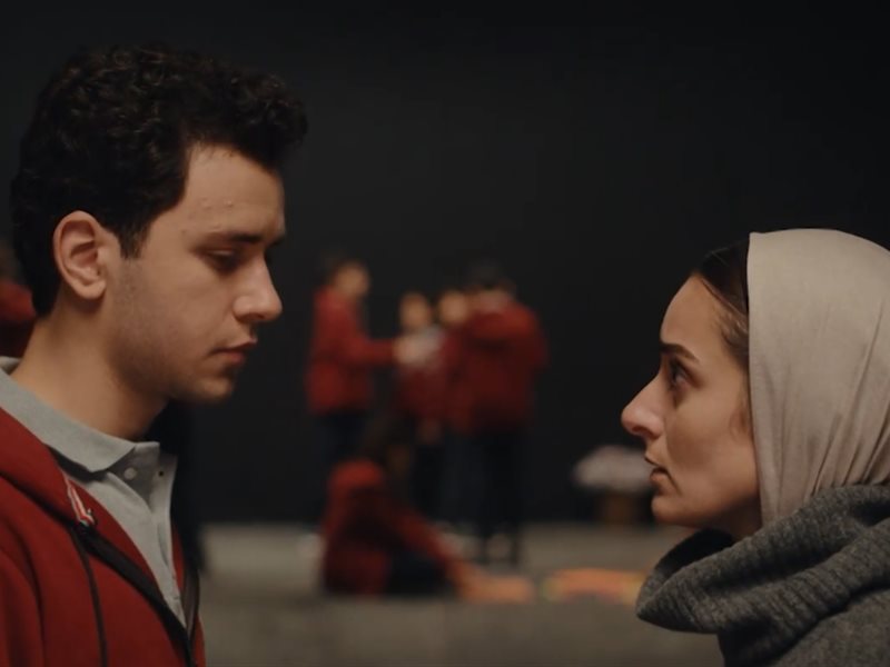 لام شمسية الحلقة 6.. أمينة خليل تعنف طالبًا بسبب تعاطية مواد مخدرة