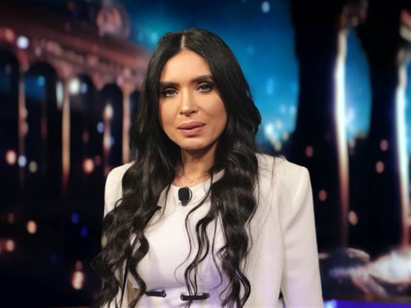 الراقصة دينا