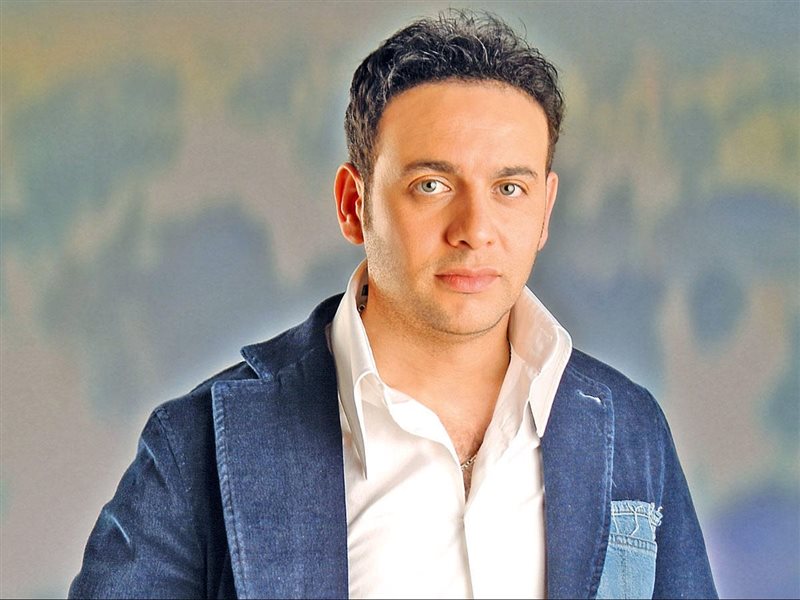 مصطفى قمر