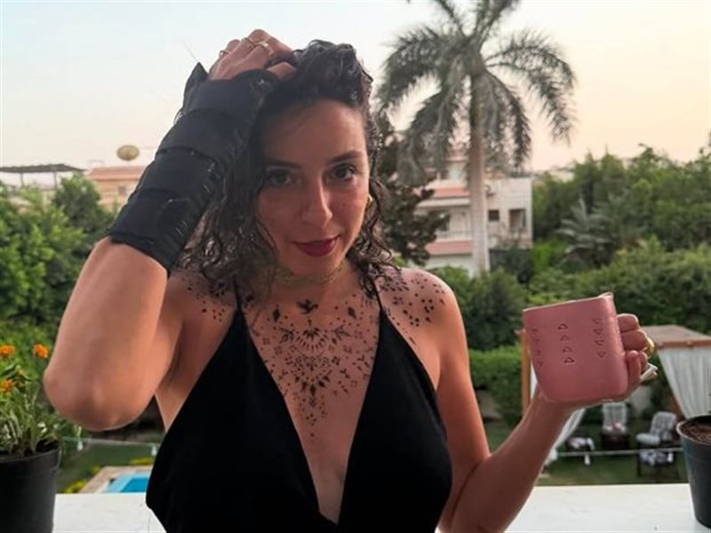 الفنانة سارة عبد