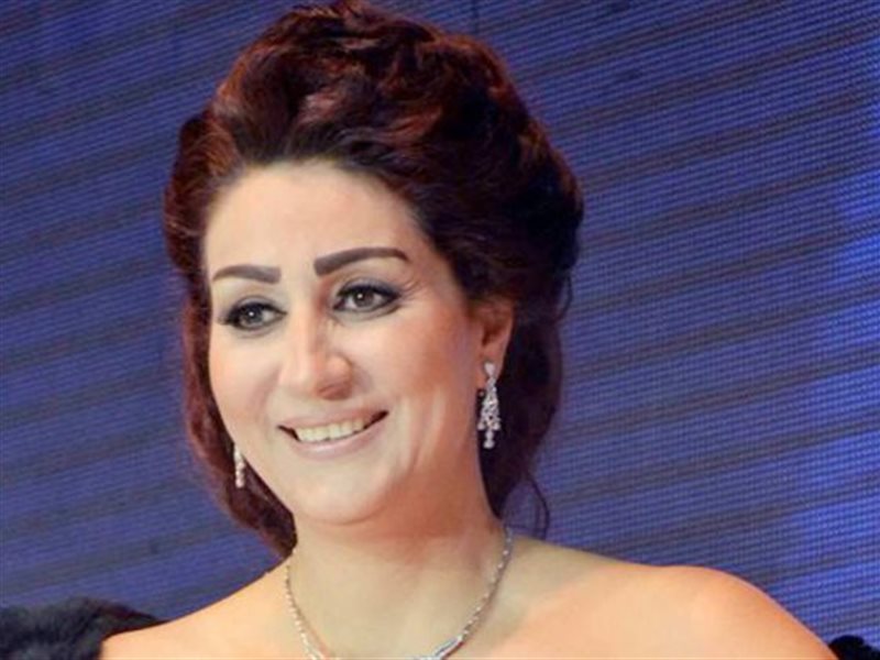 وفاء عامر
