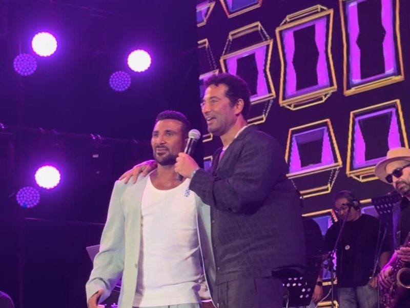 أحمد سعد وشقيقه عمرو