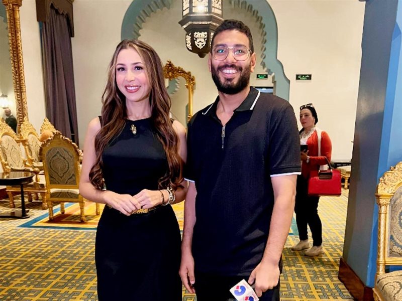 جنات مع محرر كارافان