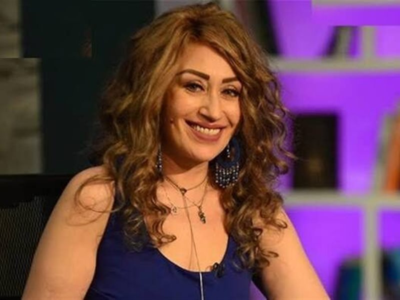 الفنانة إيناس مكي