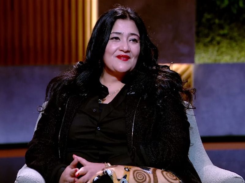 الفنانة التشكيلية