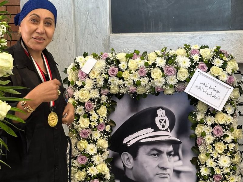 والدة الفنانة وفاء
