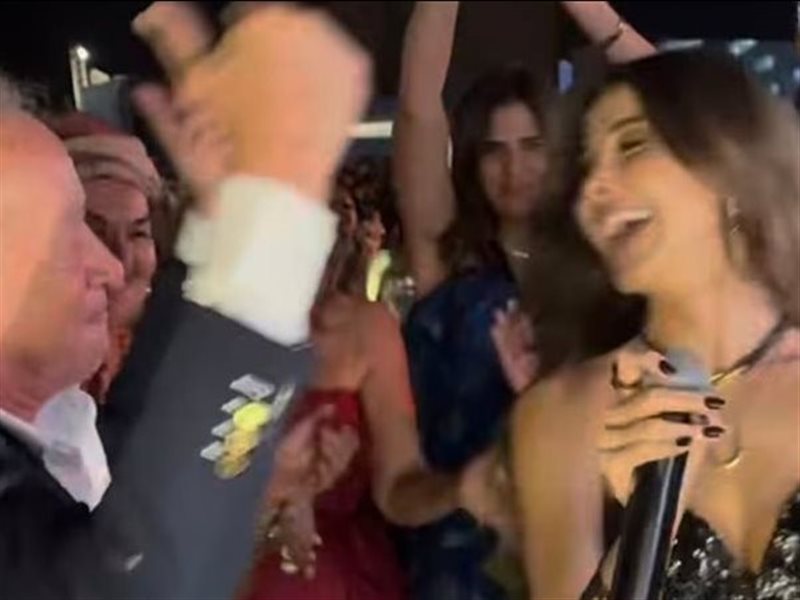 رقصة نجيب ساويرس ونانسي عجرم تخطف الأنظار في الجونة 