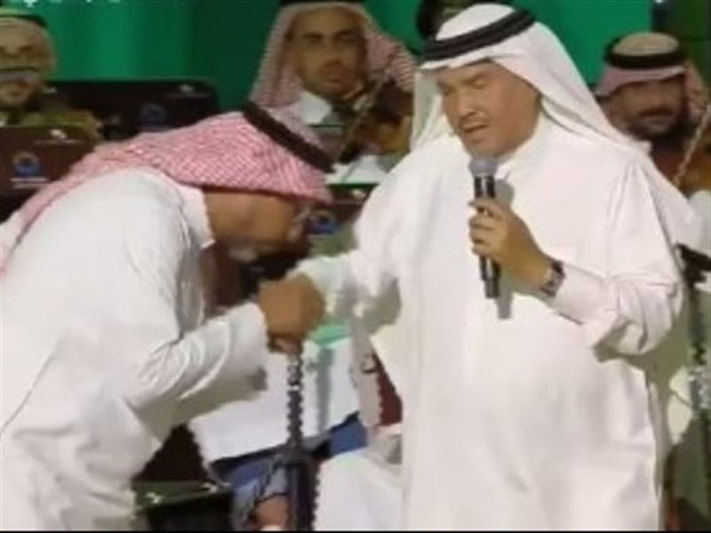 هاني فرحات يعلق على انتقادات ظهوره بالزي السعودي: الفن رسالة سلام