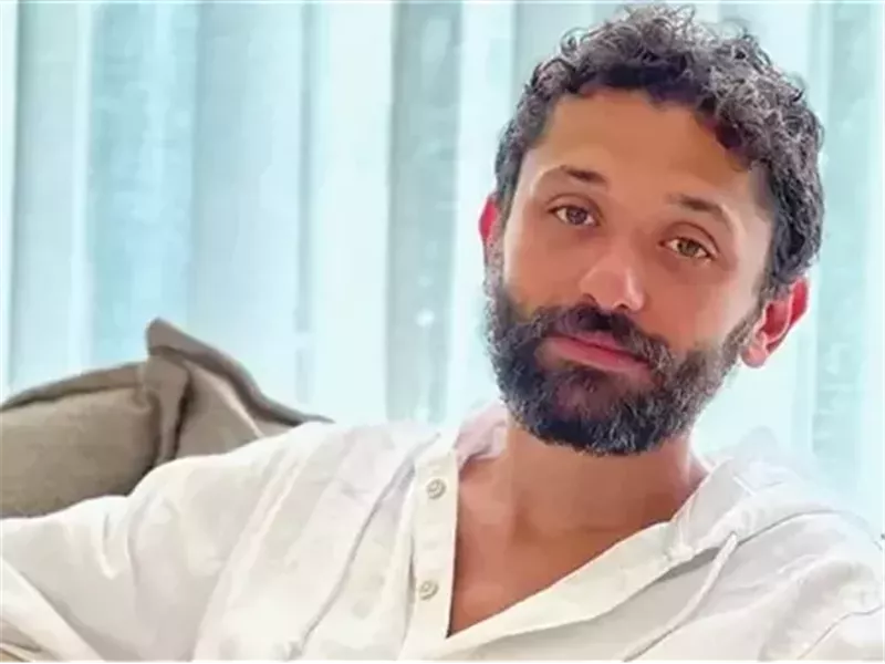 كريم محمود عبد العزيز يثير الجدل بمنشور له.. من يقصد؟