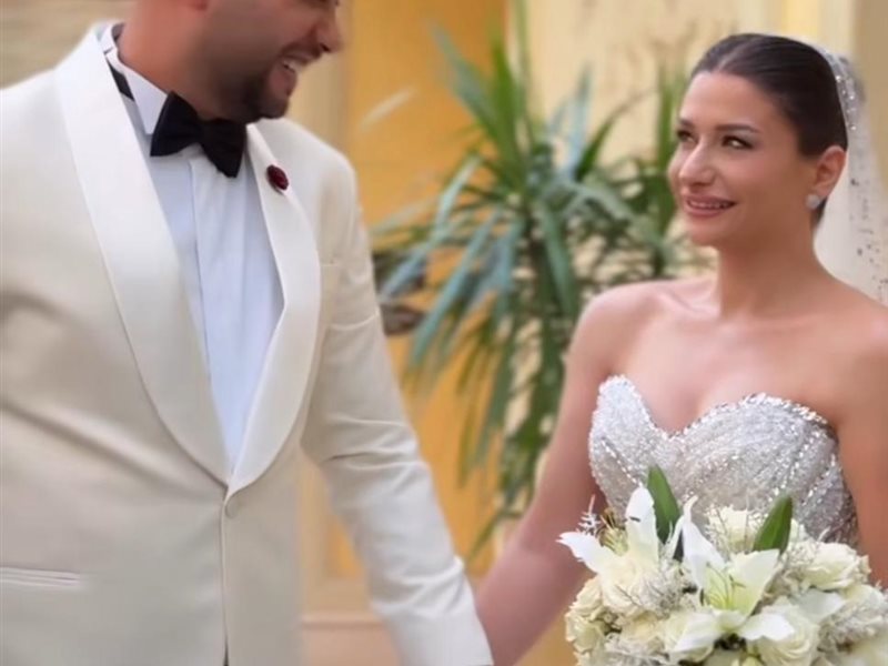 عقد قران حاتم صلاح على فتاة من خارج الوسط الفني 