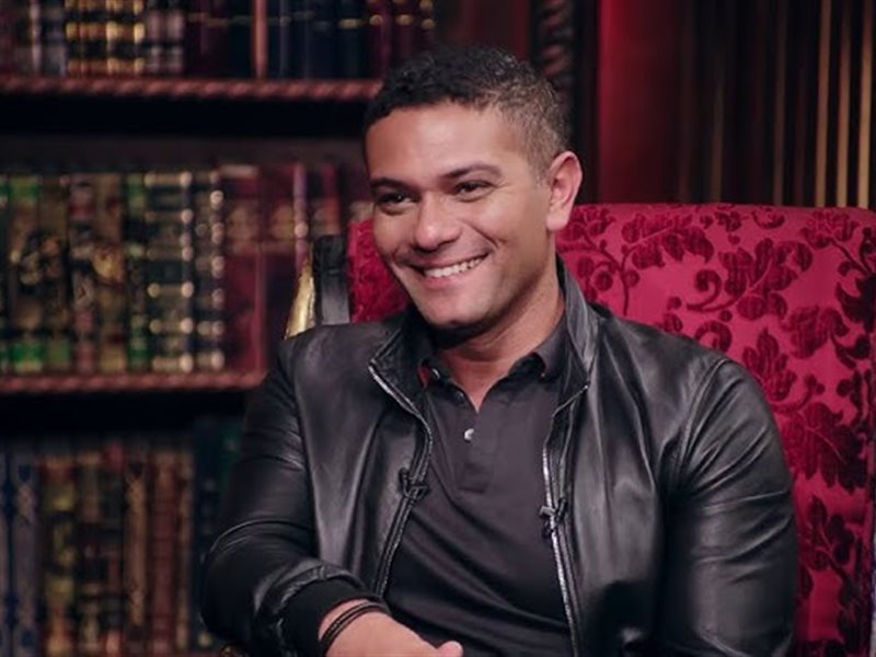 خيري بشارة عن آسر ياسين: علاقتنا بعيدة عن المصالح.. وصوته بيطمئن قلبي