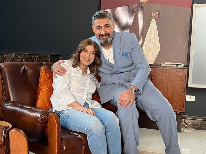 ياسر جلال يروج لمسلسل كلهم بيحبوا مودي بـ صور من الكواليس