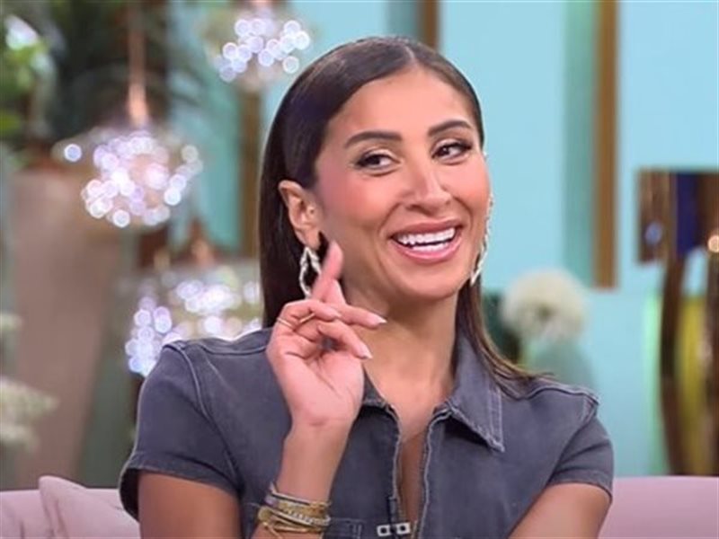 اتنين غيرنا يعيد دينا الشربيني إلى الأضواء بعد فترة من الاختفاء