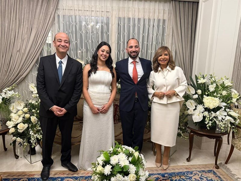 عمرو أديب ولميس الحديدي يحتفلان بخطبة ابنها نور في أجواء عائلية