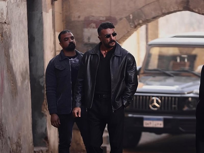 أحمد العوضي يفرج عن صور جديدة من كواليس مسلسله 