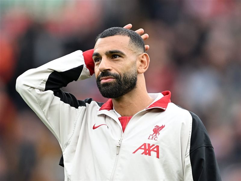 بعد استبعاده.. نجوم الفن يدعمون محمد صلاح في أزمته مع ليفربو