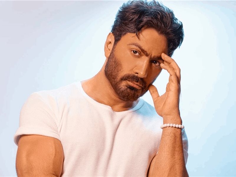 بداية عودة تامر حسني بعد أزمته الصحية بحفل خيري في قصر عابدين