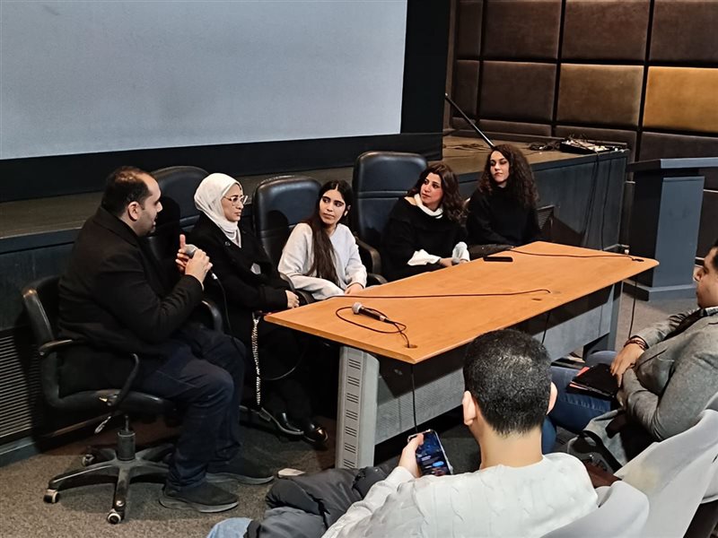 خلال الندوة