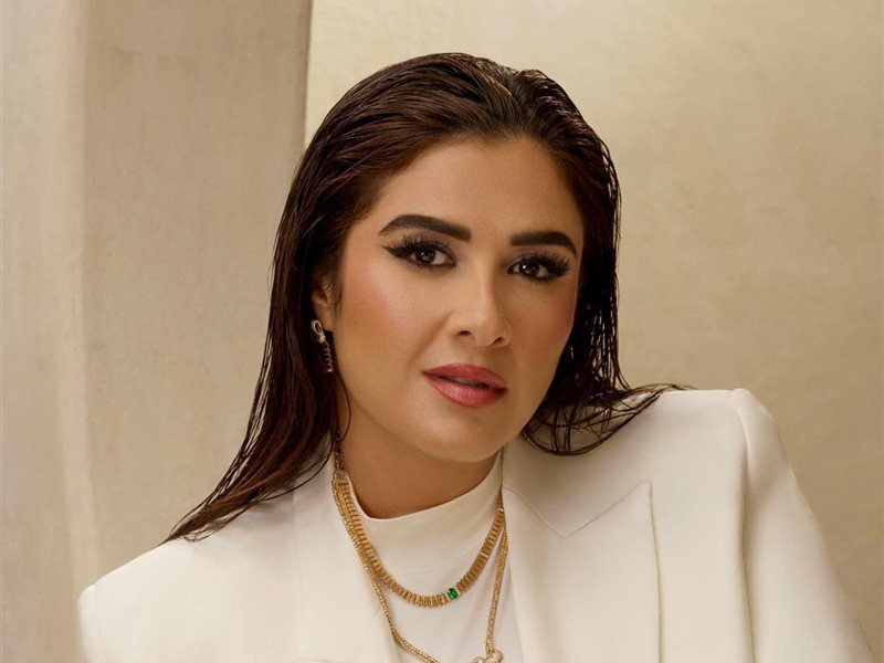 ياسمين عبد العزيز