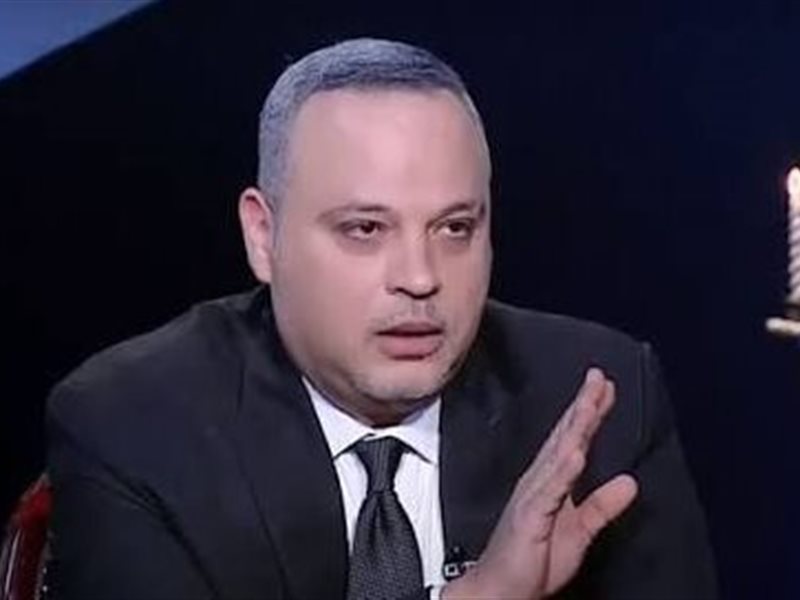 تامر عبدالمنعم يشهد البروفات النهائية لاحتفالية رأس السنة على مسرح البالون