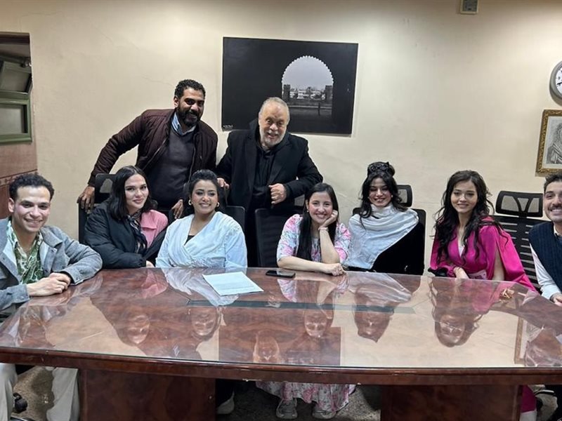 تحت إشراف أشرف زكي.. مسرحية طلابية «الدنيا فوضى» تجمع بين الدراما والاستعراض وتبرز مواهب جيل جديد