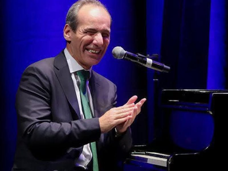 بيانو عمرو سليم على المسرح الصغير بالأوبرا