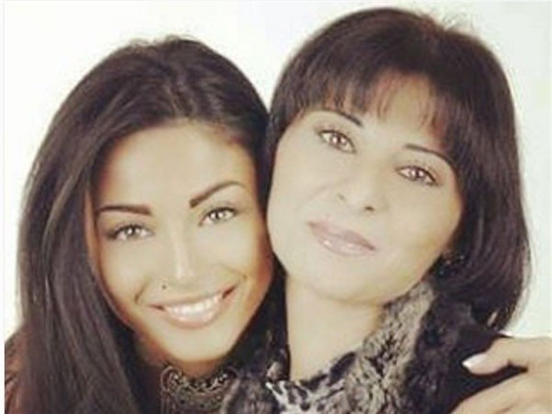 من التراب والى التراب.. دوللي شاهين تعلن وفاة والدتها