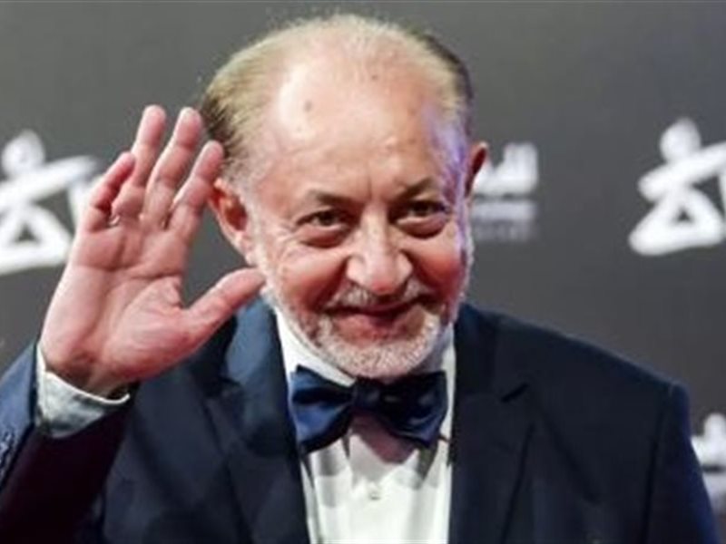 عبد العزيز مخيون يطمئن جمهوره على صحته بعد خضوعه لجراحة في المخ