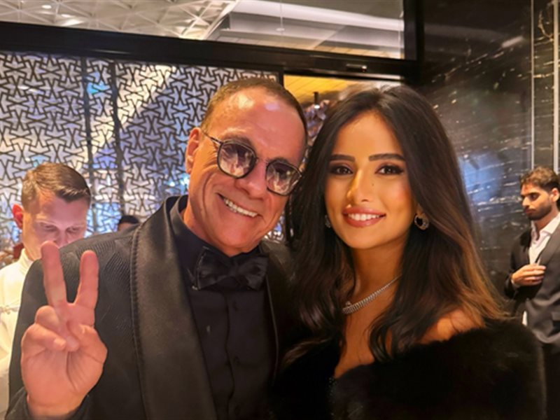 زينة تكشف كواليس لقائها بالنجم العالمي جان كلود فان دام وزيارتها متحف توسو