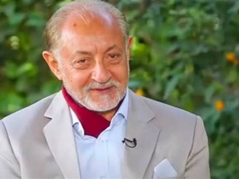 تطورات الحالة الصحية للفنان عبدالعزيز مخيون بعد جراحة المخ