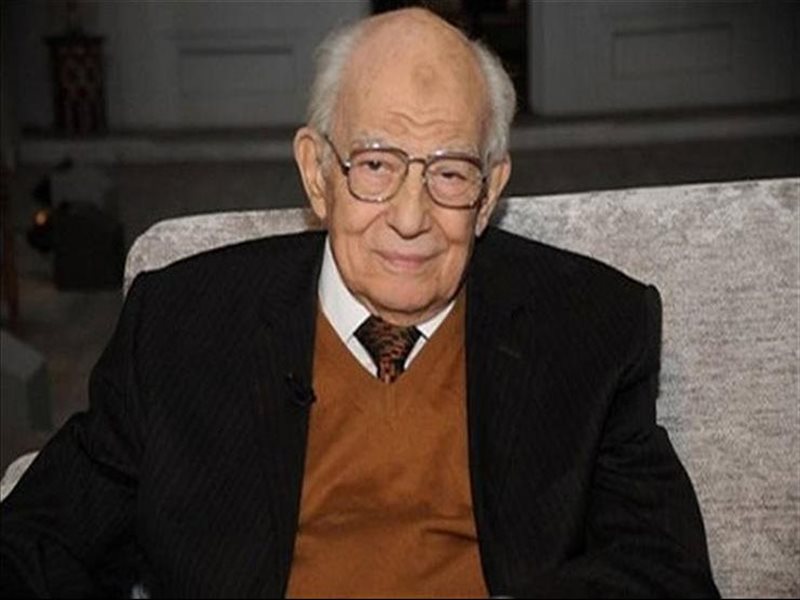 الفنان رشوان توفيق