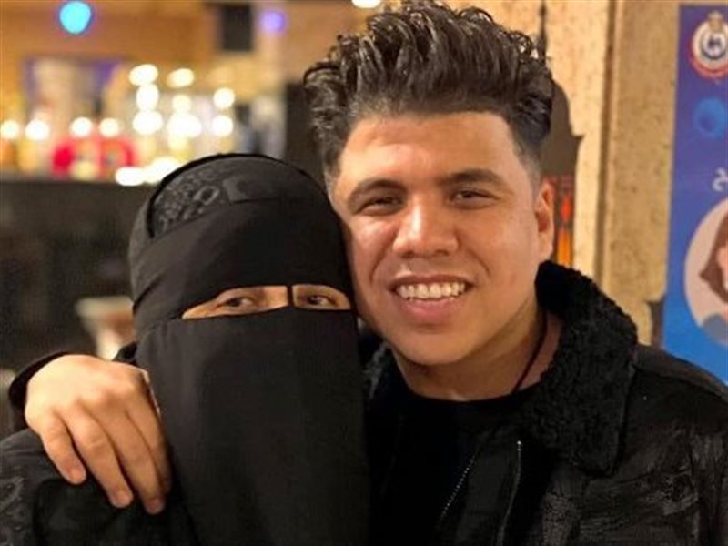 عمر كمال ووالدته