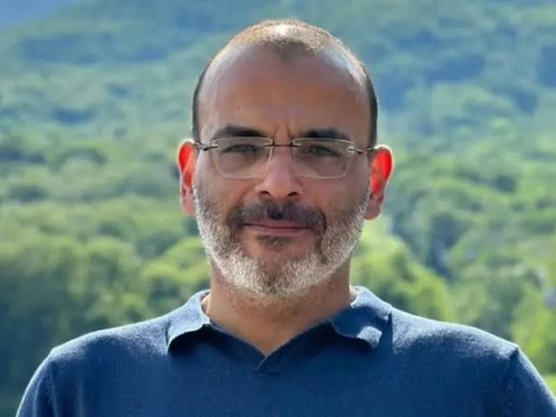 أيمن بهجت قمر