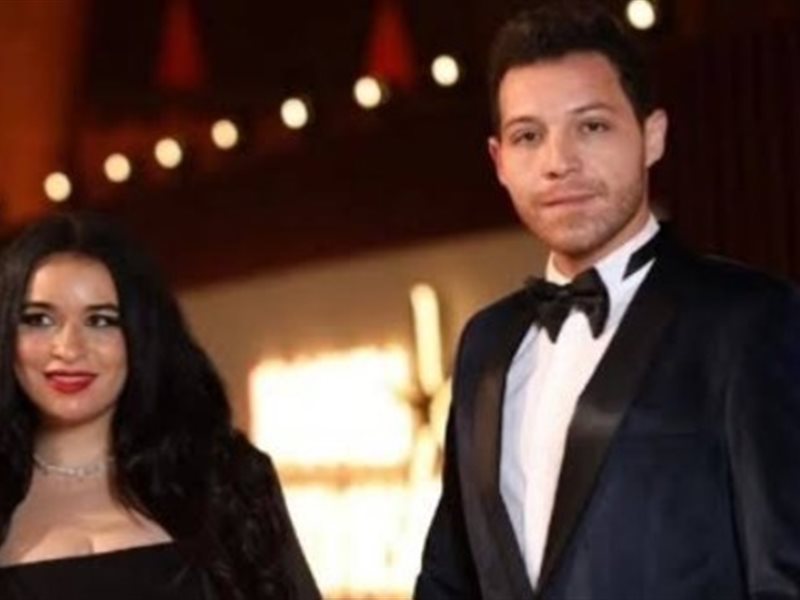 محمود حجازي وزوجته رنا طارق