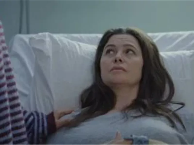 يسرا اللوزي