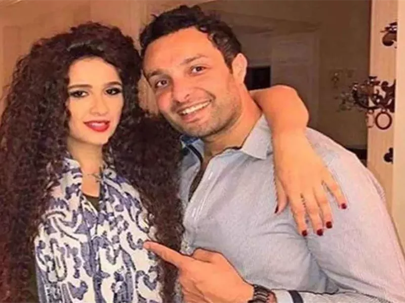 وائل عبدالعزيز مع شقيقته ياسمين عبدالعزيز