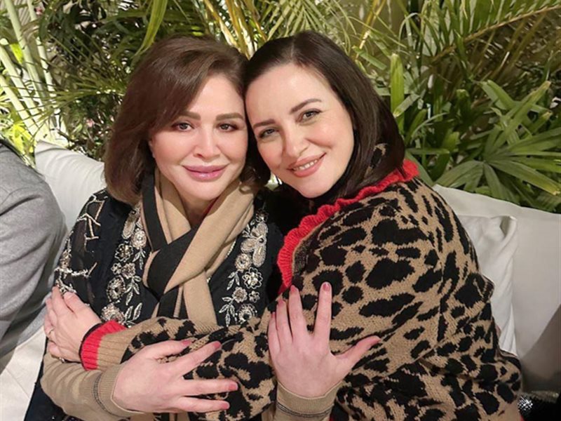 ريهام عبد الغفور وإلهام شاهين 