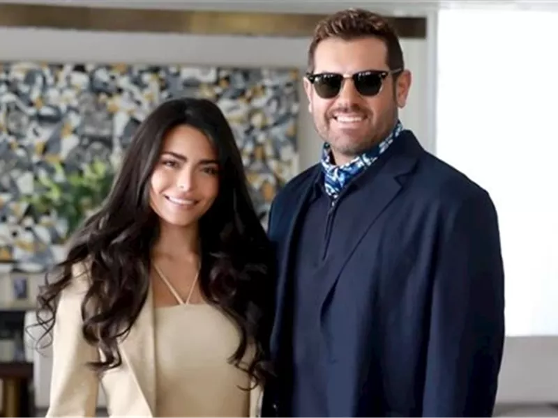 عمرو يوسف وأسماء جلال 