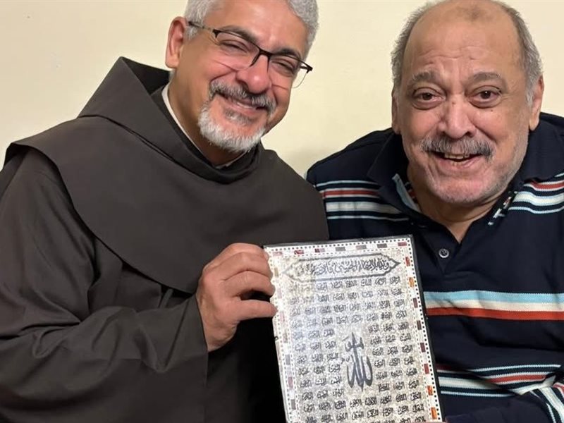 ضياء الميرغني والاب بطرس دانيا