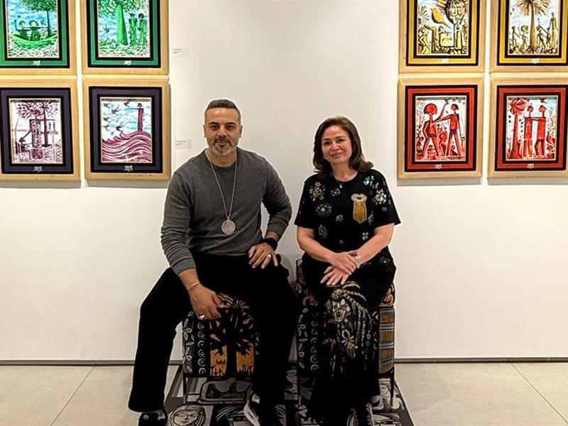 إلهام شاهين تشيد بالرسالة الإنسانية في معرض أحمد فريد 