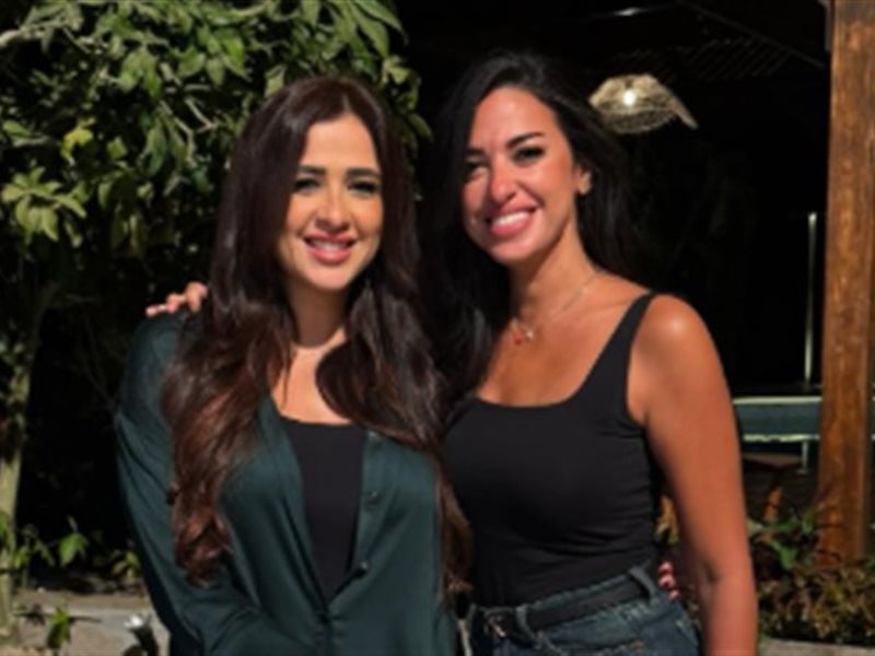 إلهام وجدي وياسمين عبد العزيز 