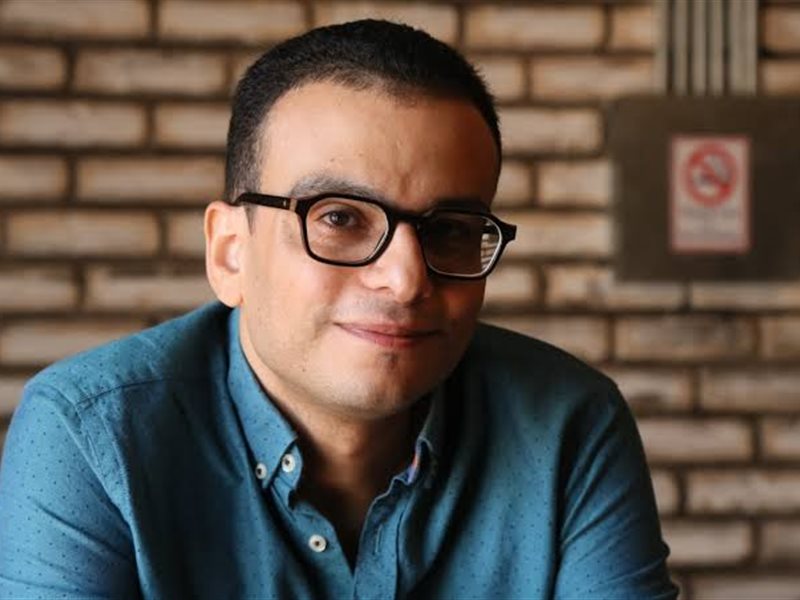 غضب أمير رمسيس يتصاعد بسبب قرار الغلق المبكر ومنع التصوير الليلي: إلغاء حفلة 9 يهدد صناعة السينما المصرية بكارثة