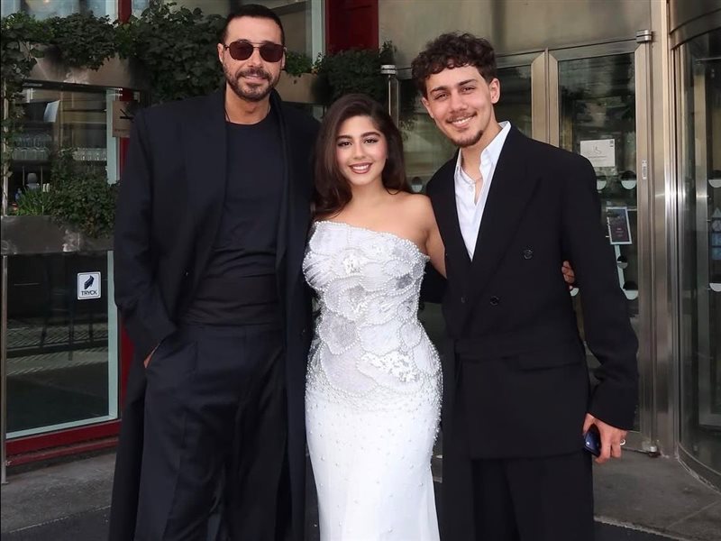 أحمد السعدني وأبطال فيلم لنا في الخيال حب