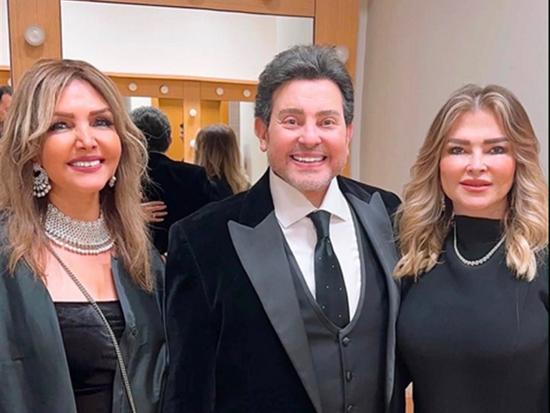 نادية مصطفى وهاني شاكر وزوجته 