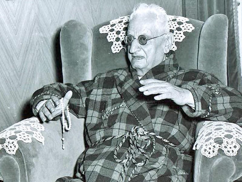 جورج أبيض أحد أبرز رواد المسرح العربي